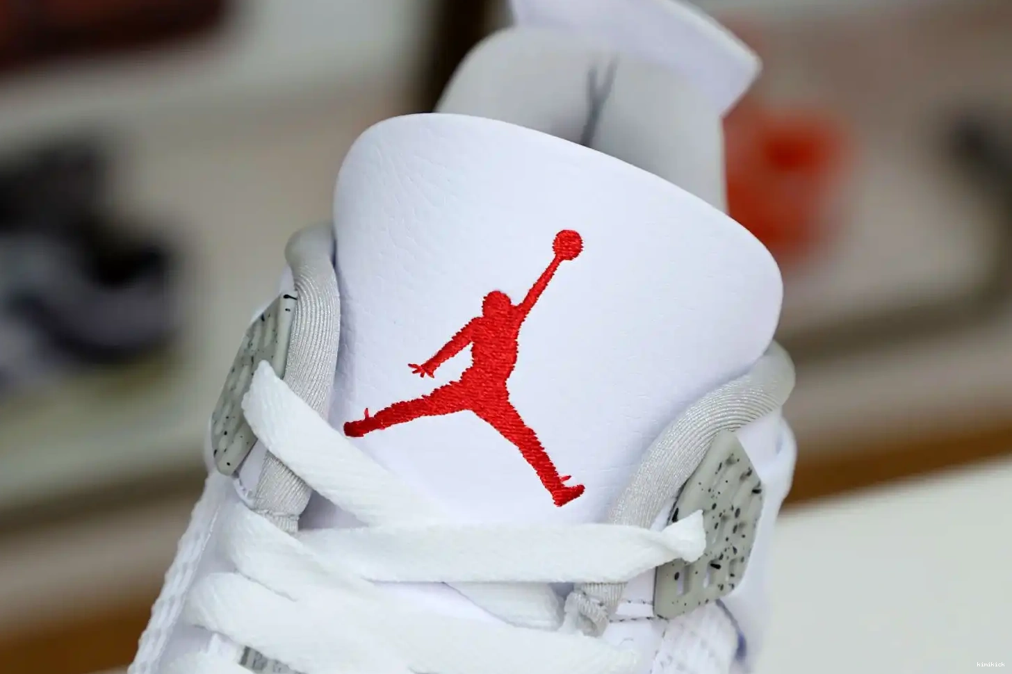 JORDAN RETRO 'WHITE OREO' Kimikick 4 AIR 0522